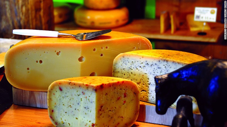 akmaar-cheese2-c-holland-tourist-board-exlarge-169