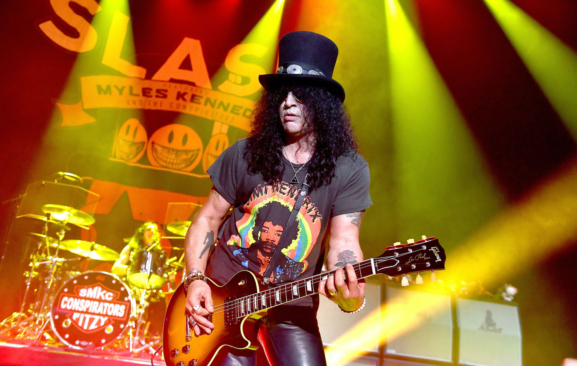 Slash Suggests Guns N' Roses Will Share New Music In 2021